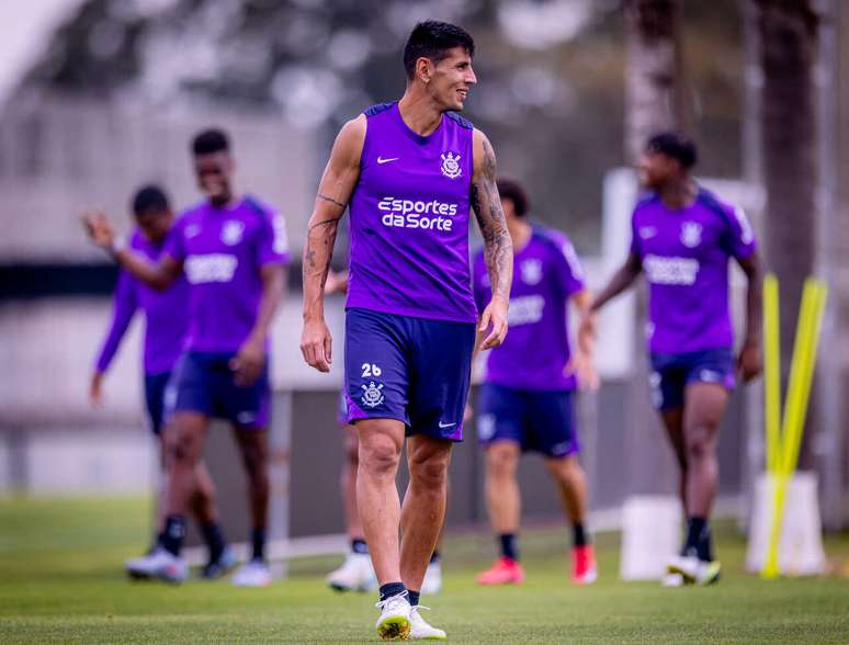 Angileri toma iniciativa e deseja renovar com o Corinthians &ndash;