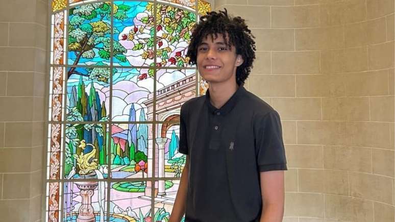 Diego come&ccedil;ou a se preparar para estudar no exterior desde os 12 anos