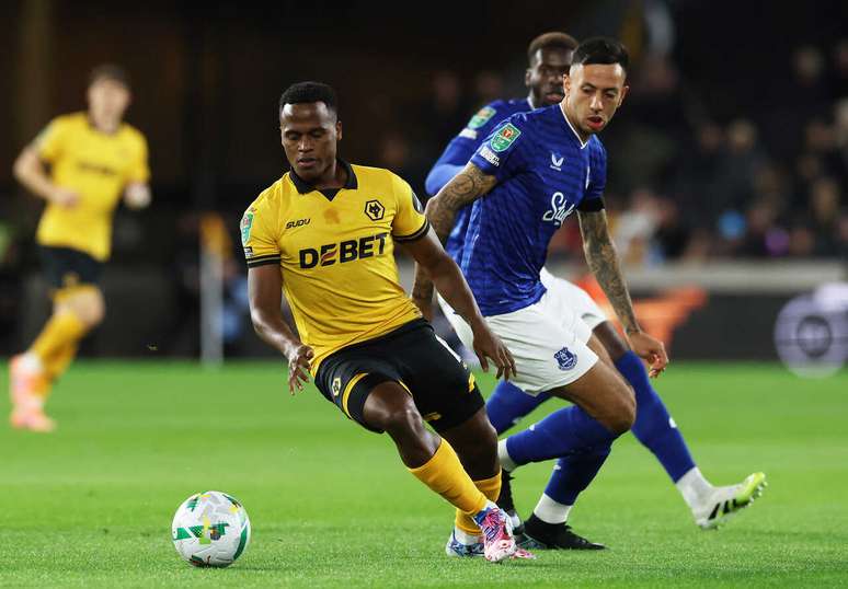 Jhon Arias deve deixar o Wolves e seguir para o Palmeiras-