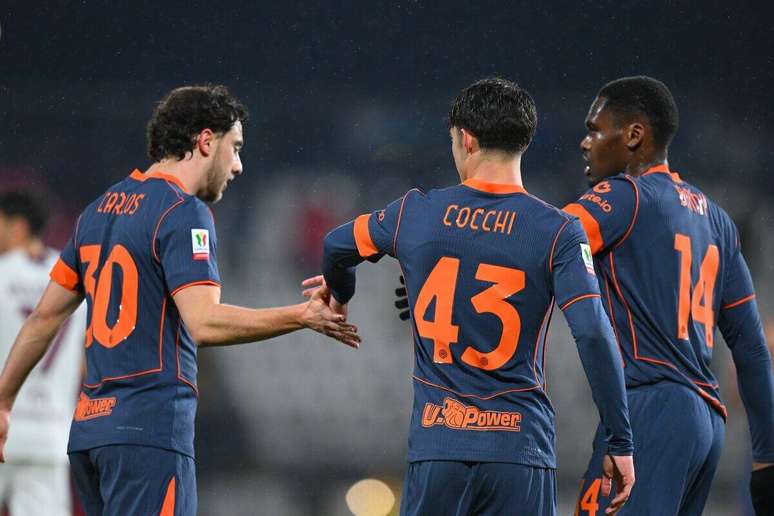 Bonny (&agrave; direita) fez o primeiro gol da Inter de Mil&atilde;o na partida &ndash;