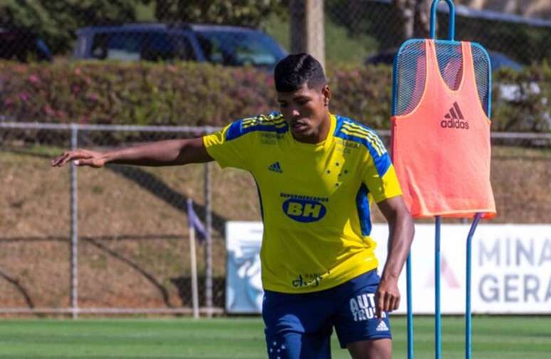 Vit&atilde;o disputou o Brasileir&atilde;o Sub-17 pela Raposa &ndash;