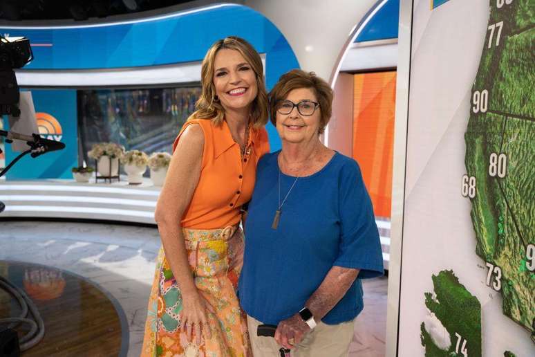 Savannah Guthrie com sua m&atilde;e, Nancy, no set de grava&ccedil;&atilde;o do programa Today