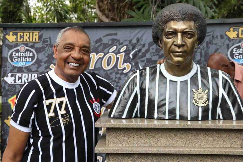Bas&iacute;lio marcou um dos gols mais importantes da hist&oacute;ria do Corinthians &ndash;