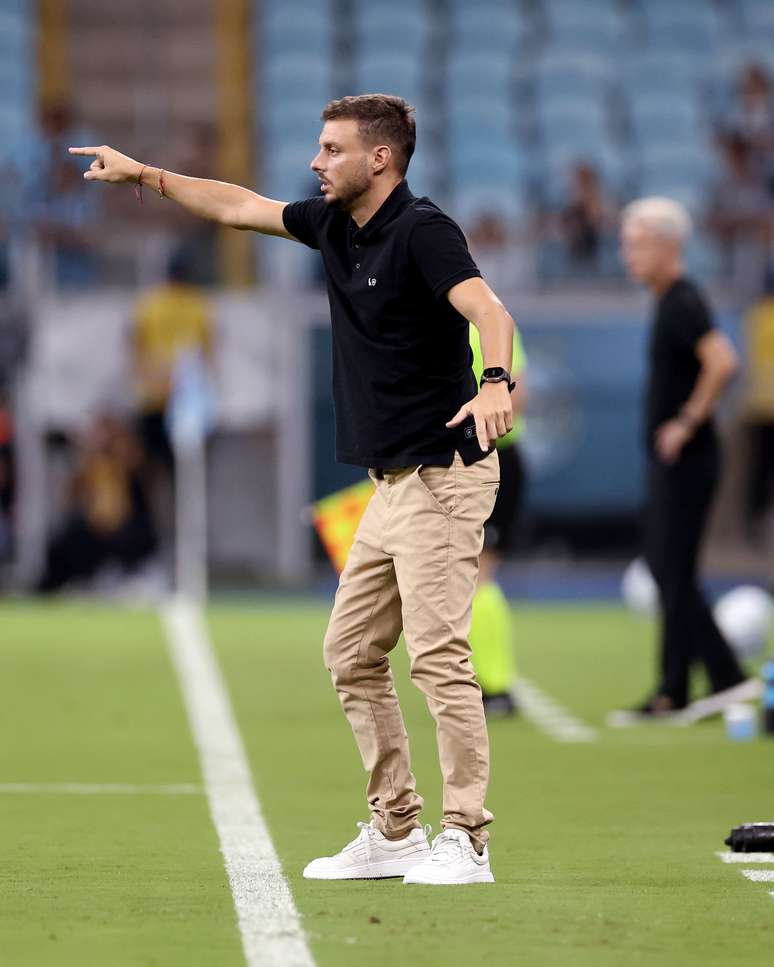 Mart&iacute;n Anselmi durante a derrota do Botafogo para o Gr&ecirc;mio 