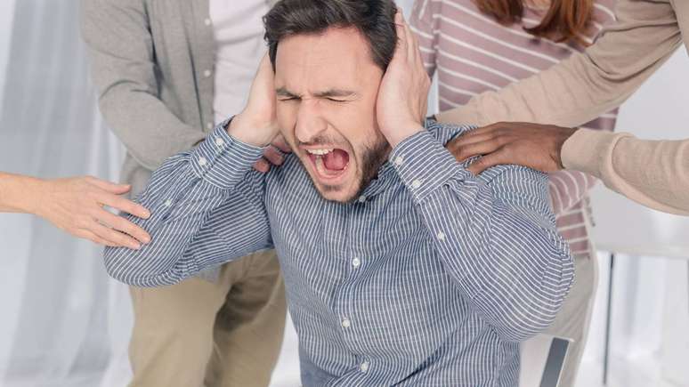 A adapta&ccedil;&atilde;o psicol&oacute;gica talvez fosse o ponto mais delicado. O choque diante de elementos como arranha-c&eacute;us, autom&oacute;veis, avi&otilde;es, smartphones, internet e eletricidade constante poderia ser intenso &ndash; depositphotos.com / IgorVetushko