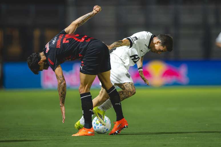 Jogo muito parelho entre Red Bull Bragantino e Atl&eacute;tico Mineiro no Est&aacute;dio C&iacute;cero de Souza Marques &ndash;