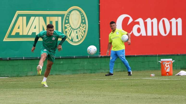 Andreas contribuiu com tr&ecirc;s assist&ecirc;ncias em goleada do Palmeiras &ndash;