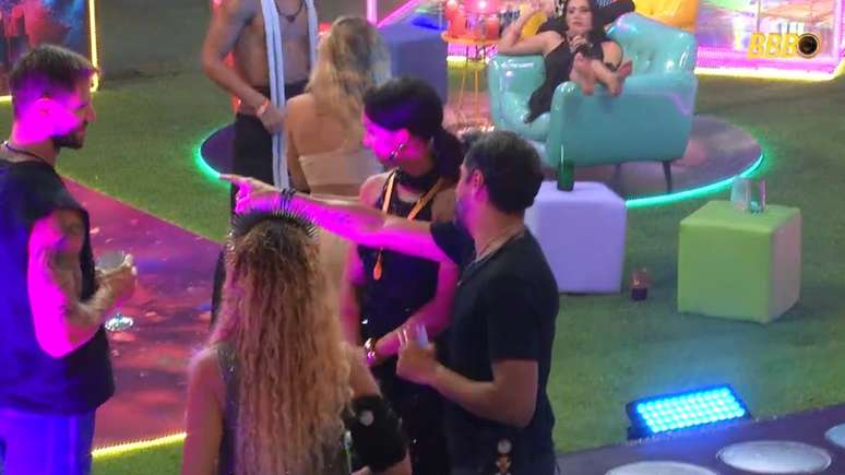 Sarah Andrade fala que Maxiane detonou Ana Paula