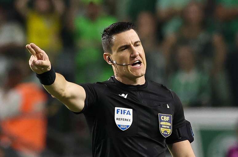 Veja mais detalhes da proposta da CBF no programa de profissionaliza&ccedil;&atilde;o dos &aacute;rbitros &ndash;