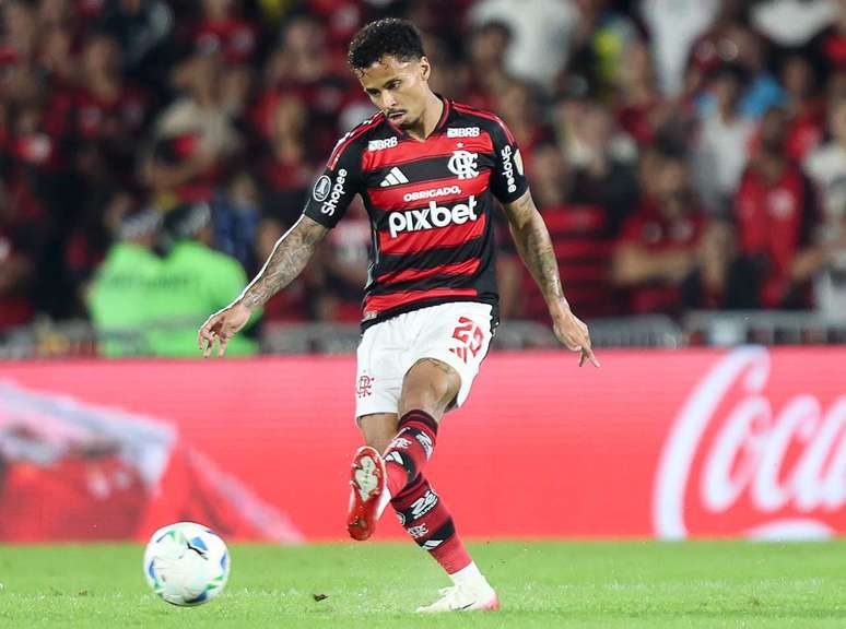 Allan jogou somente 45 minutos de uma partida nesta temporada &ndash;