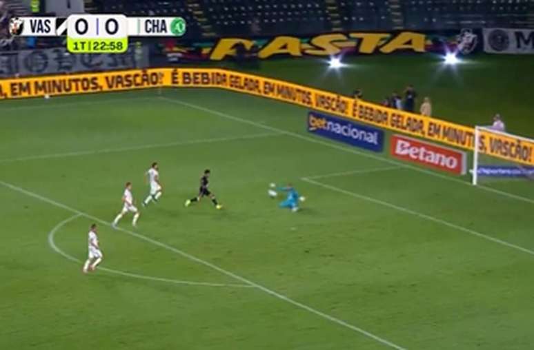 Brenner perdeu chances claras no empate do Vasco com a Chapecoense &ndash;