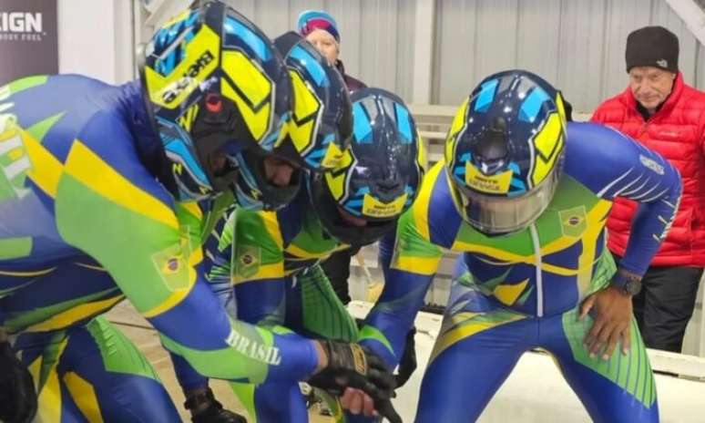 Conjunto de bobsled do Brasil.
