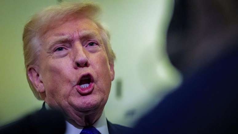 "Eu analiso milhares de coisas", disse o presidente a bordo do Air Force One na sexta-feira