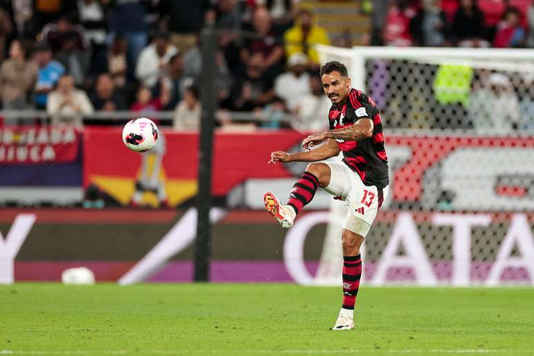 Danilo &eacute; outro refor&ccedil;o certo para a partida &ndash;