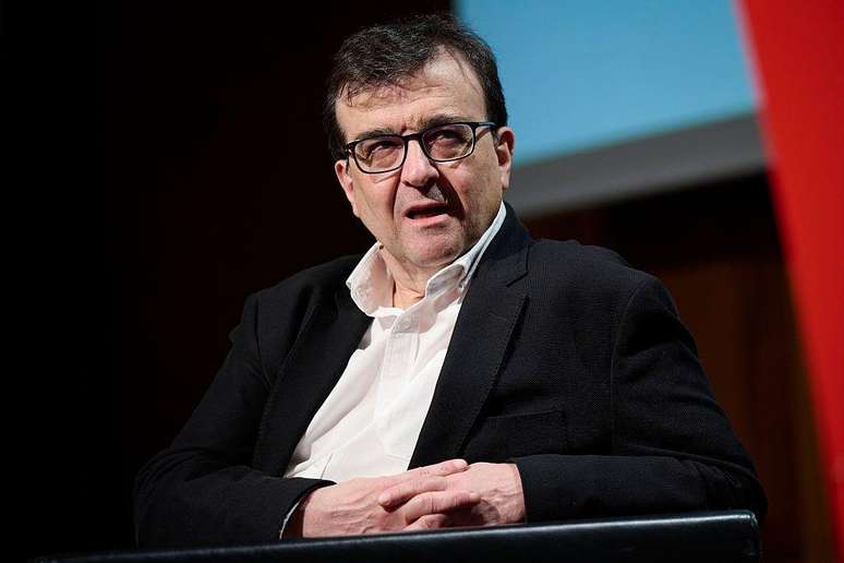 'Tentei combater a ang&uacute;stia, ou seja, o vazio que Deus havia deixado, com a literatura', diz Javier Cercas