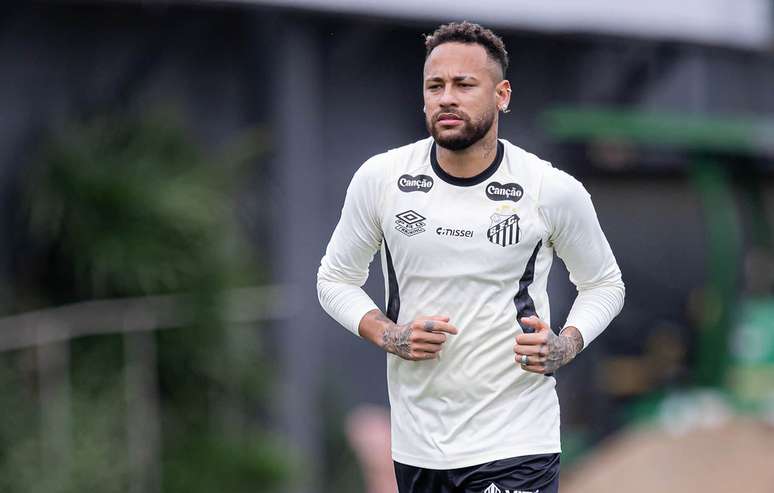 Neymar treinou normalmente durante a semana, mas ainda n&atilde;o voltou a jogar pelo Santos &ndash;