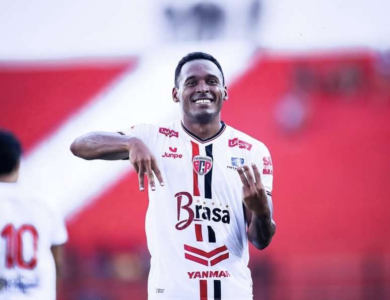 Afonso, zagueiro do Primavera &ndash;