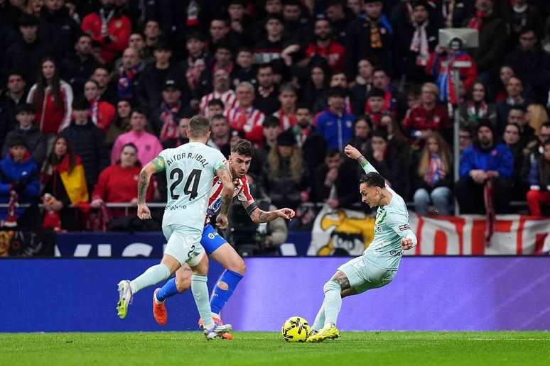 Antony finaliza com categoria para anotar o gol solit&aacute;rio no Metropolitano de Madri &ndash;