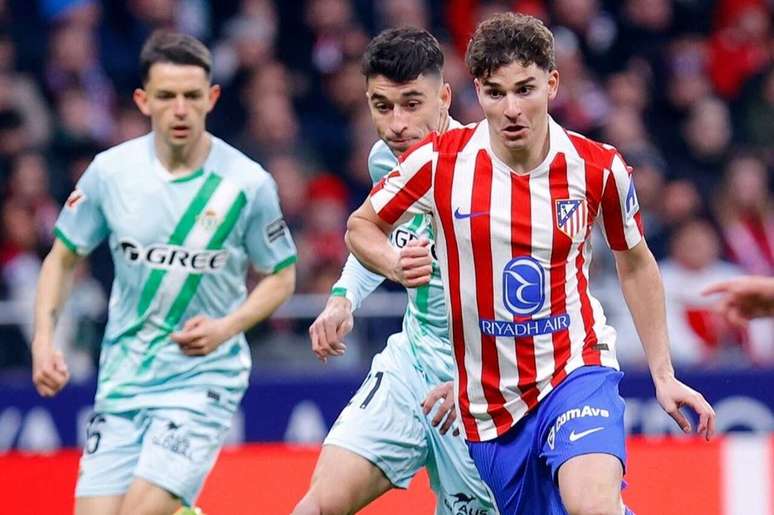 Juli&aacute;n &Aacute;lvarez tem 11 gols e cinco assist&ecirc;ncias em 32 partidas na temporada 2025/26 &ndash;