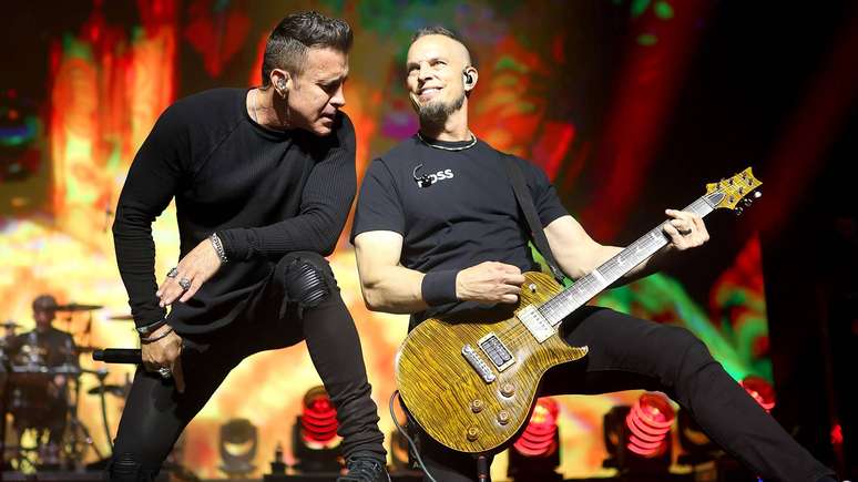 Scott Stapp and Mark Tremonti do Creed durante show em 2025