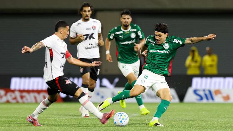 Vit&oacute;ria perdeu feio para o Palmeiras no meio de semana: 5 a 1 &ndash;