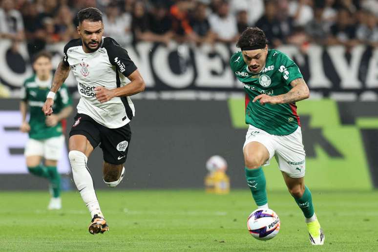 Cl&aacute;ssico entre Corinthians e Palmeiras ficou marcado por lances pol&ecirc;micos &ndash;