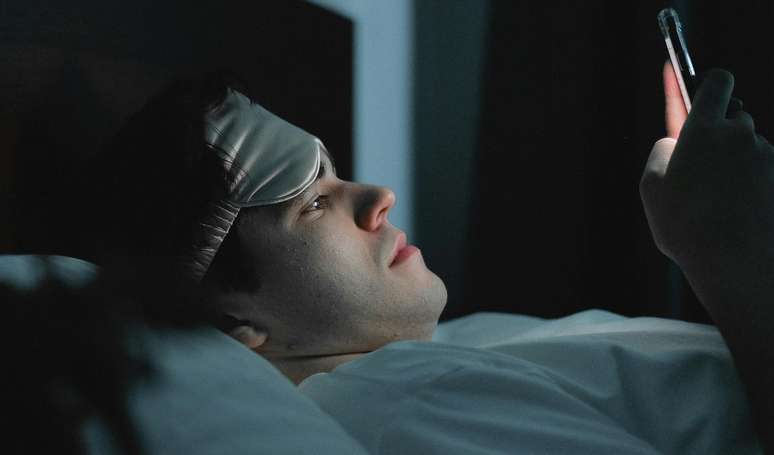 జీవితంలో ఎప్పటికీ విజయవంతం కాని వ్యక్తుల 9 రాత్రిపూట అలవాట్లు.