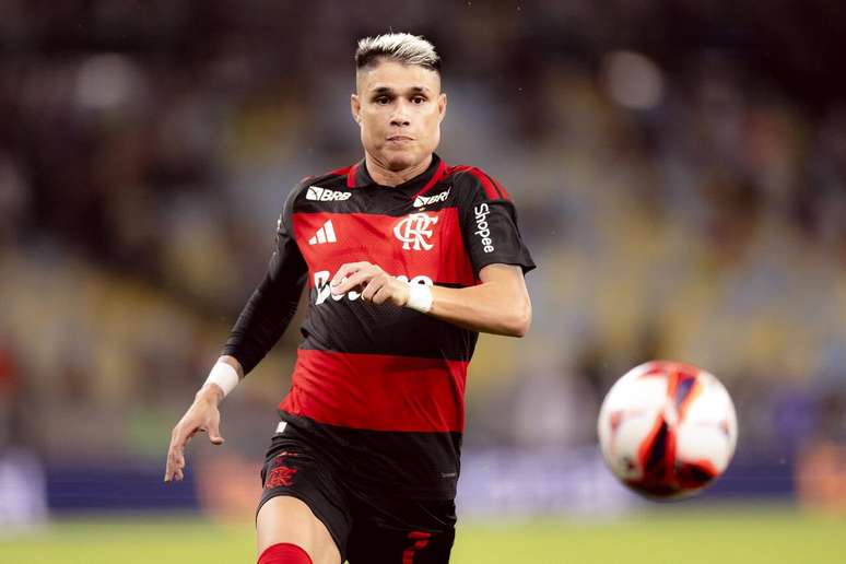 Luiz Ara&uacute;jo segue nos planos do Flamengo e &eacute; considerado uma pe&ccedil;a importante &ndash;
