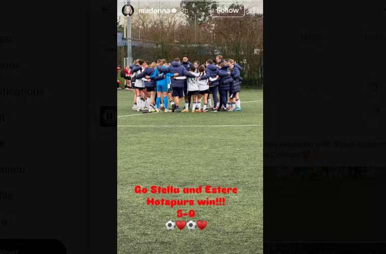 Madonna incentivando as filhas na partida &ndash;