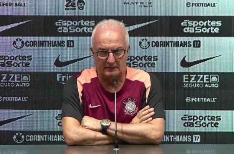 Cl&aacute;ssico entre Palmeiras e Corinthians ficou marcado pela intensidade das equipes &ndash;