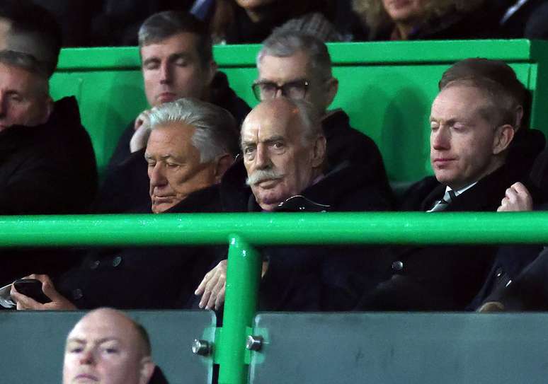 Dermot Desmond durante partida do Celtic 