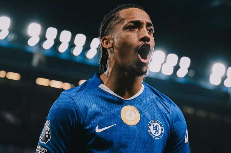 Jo&atilde;o Pedro marcou o primeiro gol do Chelsea contra o Fulham &ndash;