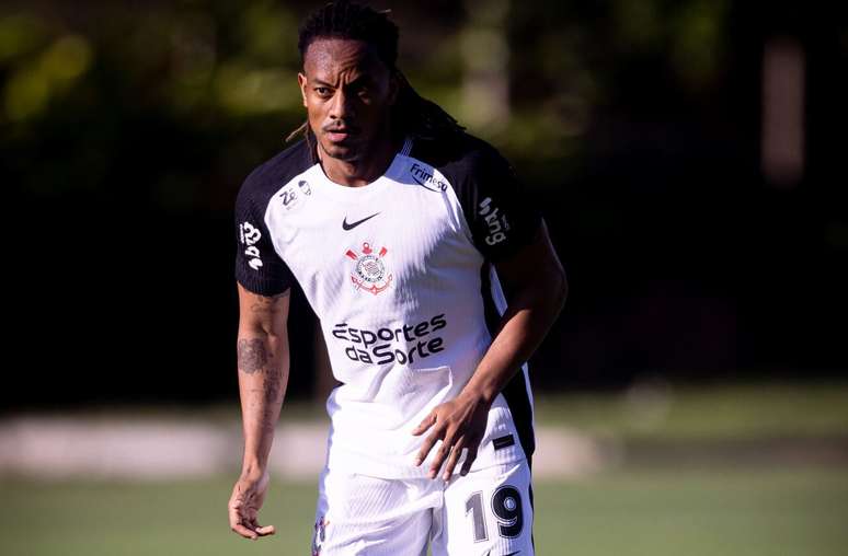 Carrillo desfalcou o Corinthians no cl&aacute;ssico diante do Palmeiras &ndash;