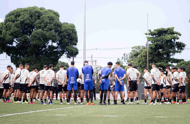 Santos ainda busca encorpar elenco para a temporada &ndash;