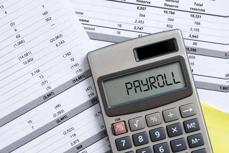 Nos casos em que o Carnaval n&atilde;o &eacute; feriado e n&atilde;o h&aacute; autoriza&ccedil;&atilde;o formal de folga, a aus&ecirc;ncia do empregado pode resultar em desconto salarial 