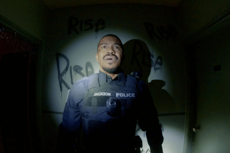 No suspense &ldquo;POV: Presen&ccedil;a Oculta&rdquo;, um erro fatal faz com que os personagens descubram que est&atilde;o sendo observados por uma presen&ccedil;a misteriosa e perigosa 