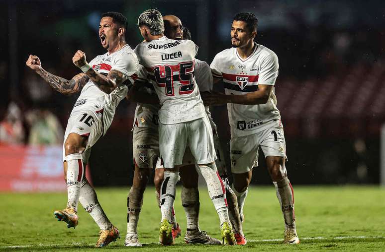Invicto h&aacute; quatro jogos, S&atilde;o Paulo vive melhor sequ&ecirc;ncia em seis meses &ndash;