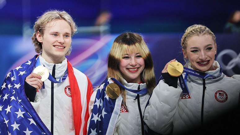 Malinin ganhou a medalha de ouro na patina&ccedil;&atilde;o art&iacute;stica por equipes, ao lado de suas colegas americanas Alysa Liu e Amber Glenn