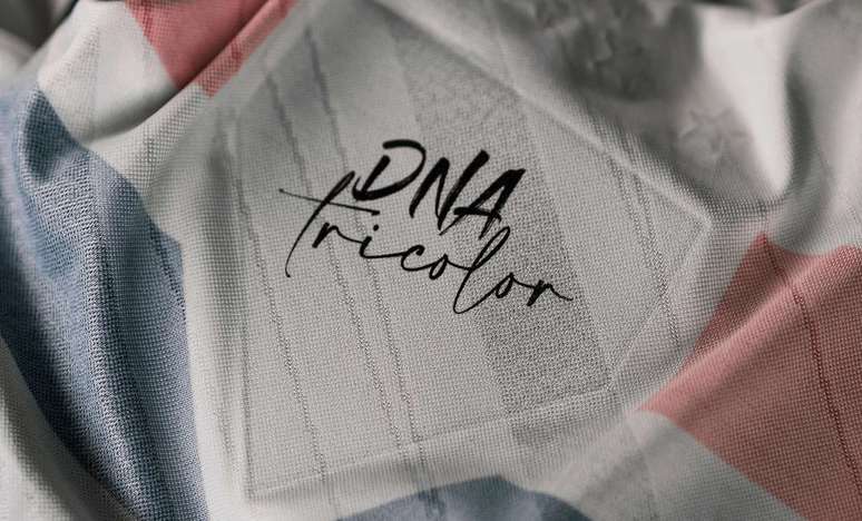 Detalhe interno no escudo da nova camisa do S&atilde;o Paulo 