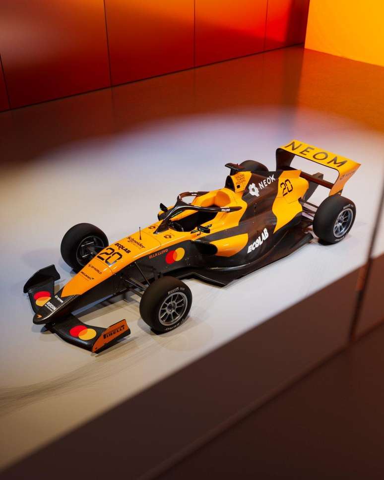 McLaren apresenta novo carro para 2026.