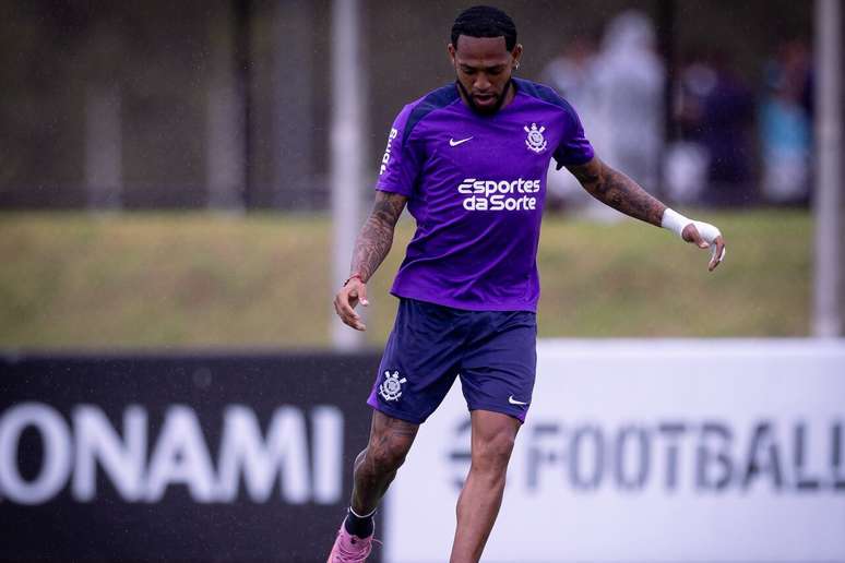 Sumi&ccedil;o de Jos&eacute; Mart&iacute;nez causou irrita&ccedil;&atilde;o no Corinthians &ndash;