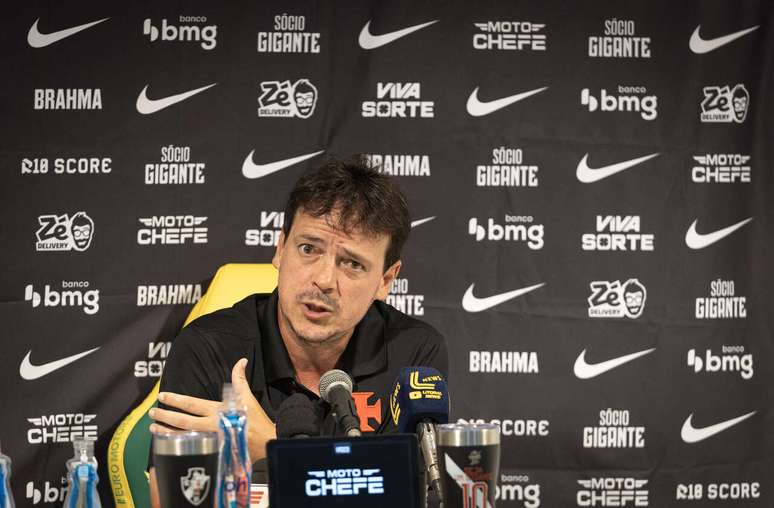 Fernando Diniz vive turbul&ecirc;ncia no comando do Vasco no in&iacute;cio da temporada &ndash;
