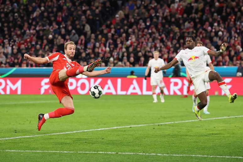 Kane pega mal e perde uma boa chance para o Bayern &ndash;