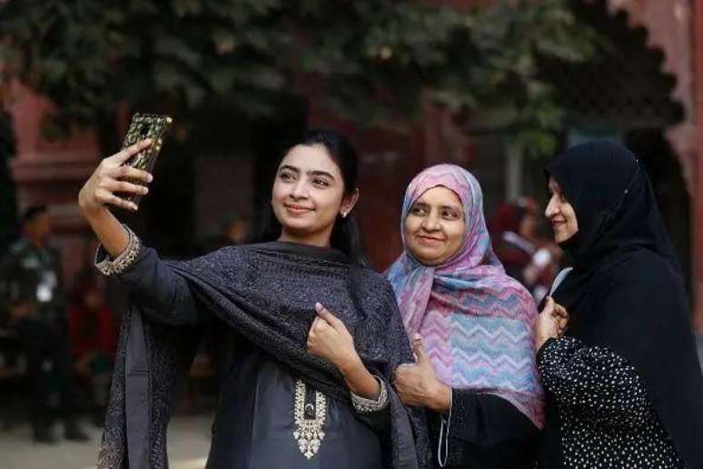 As redes sociais se tornaram o principal canal de campanha para atrair o numeroso eleitorado jovem