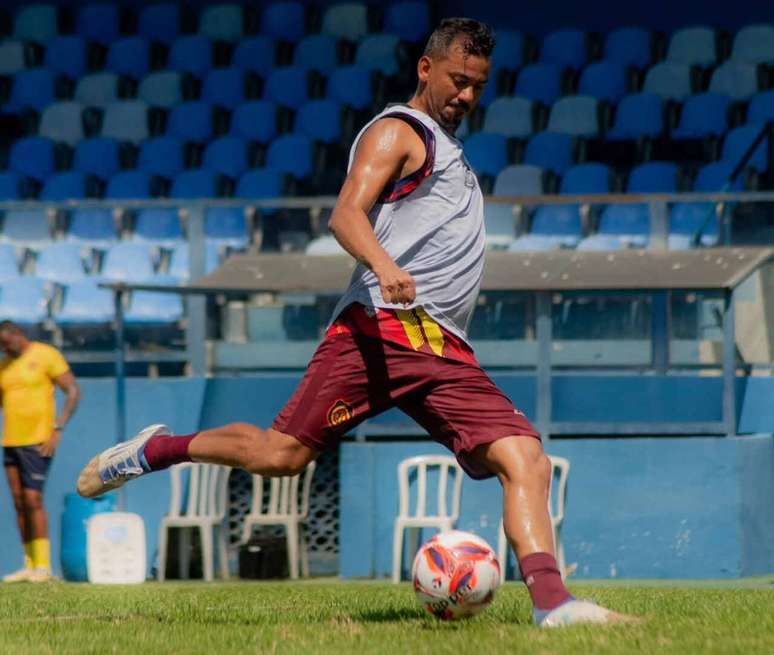Rodrigo Lindoso no treino do Madureira &ndash;