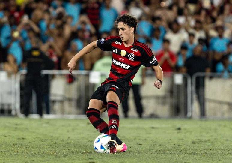 Momento que Carbone cobra o p&ecirc;nalti decisivo contra o Barcelona para ser bicampe&atilde;o mundial &ndash;