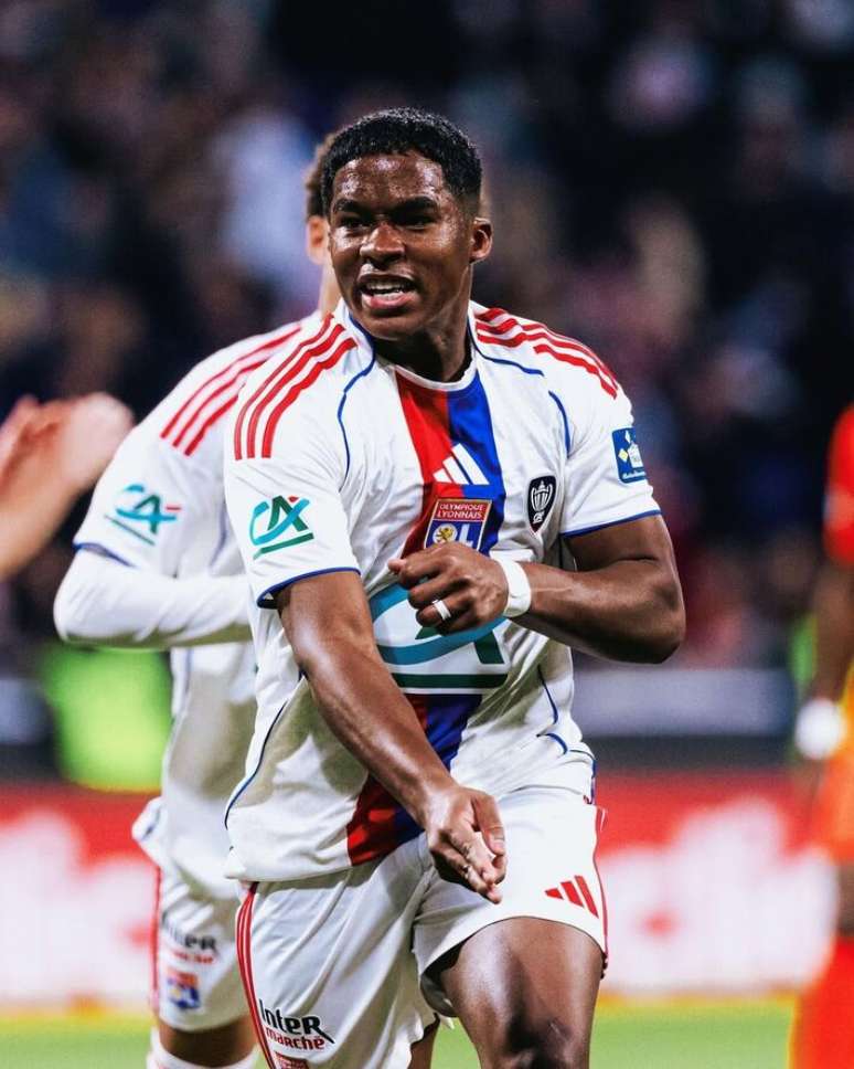 Endrick, atacante brasileiro que est&aacute; emprestado do Real Madrid ao Lyon