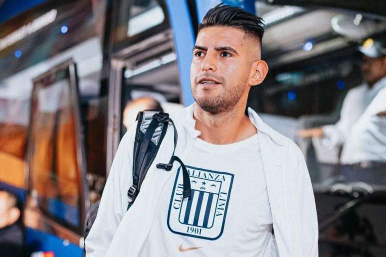 Carlos Zambrano est&aacute; sem clube &ndash;