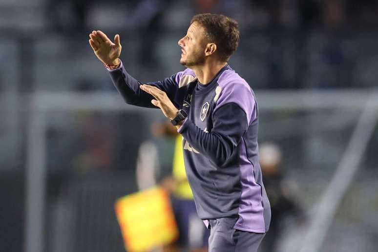 Anselmi reencontra o Fluminense ap&oacute;s perder no primeiro encontro &ndash;
