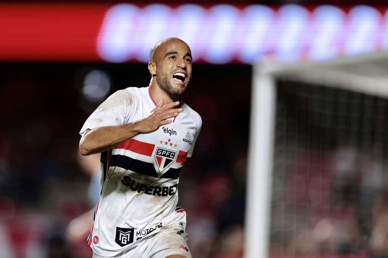 Lucas comemora gol do S&atilde;o Paulo contra o Gr&ecirc;mio
